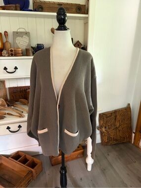 Paul Smith Men’s Relaxed Ribbed Open Cardigan in Taupe with Cream Trim